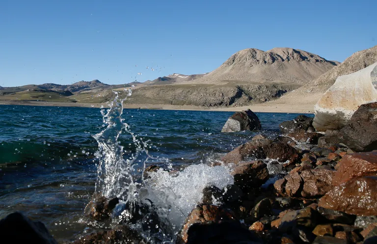 Laguna del Maule ehk Maule laguun ja selle juures asuv vulkaan