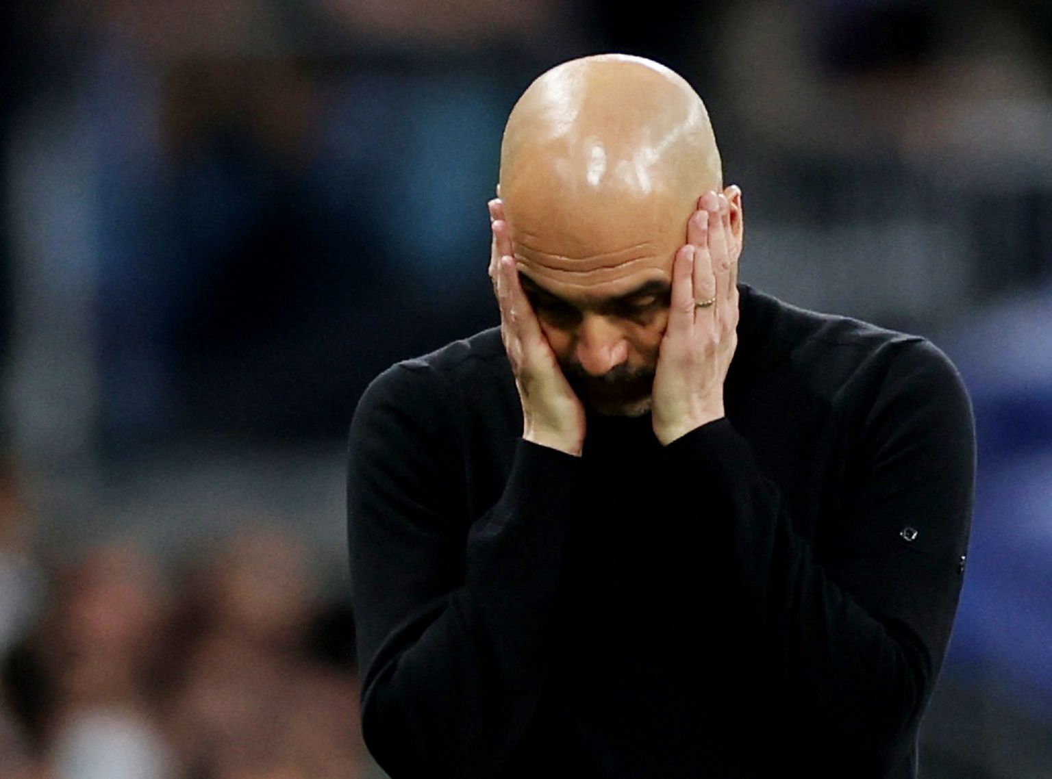 Manchester City peatreeneril Pep Guardiolal ei jäänud Madridis üle muud, kui pea käte vahele haarata.