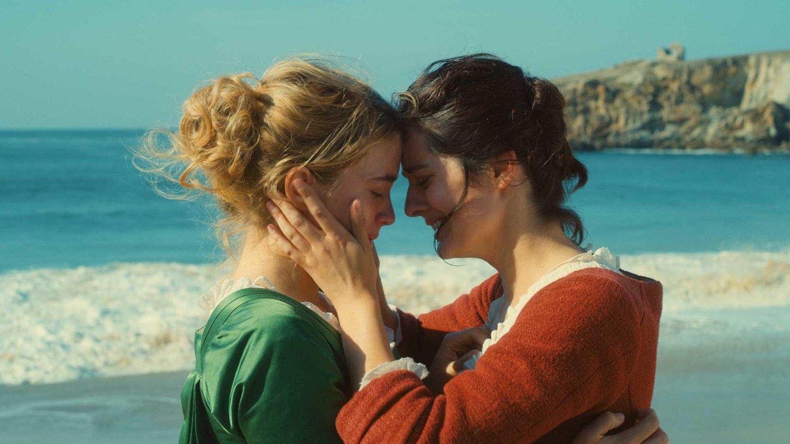 Adèle Haenel ja Noémie Merlant filmis «Põleva tütarlapse portree».