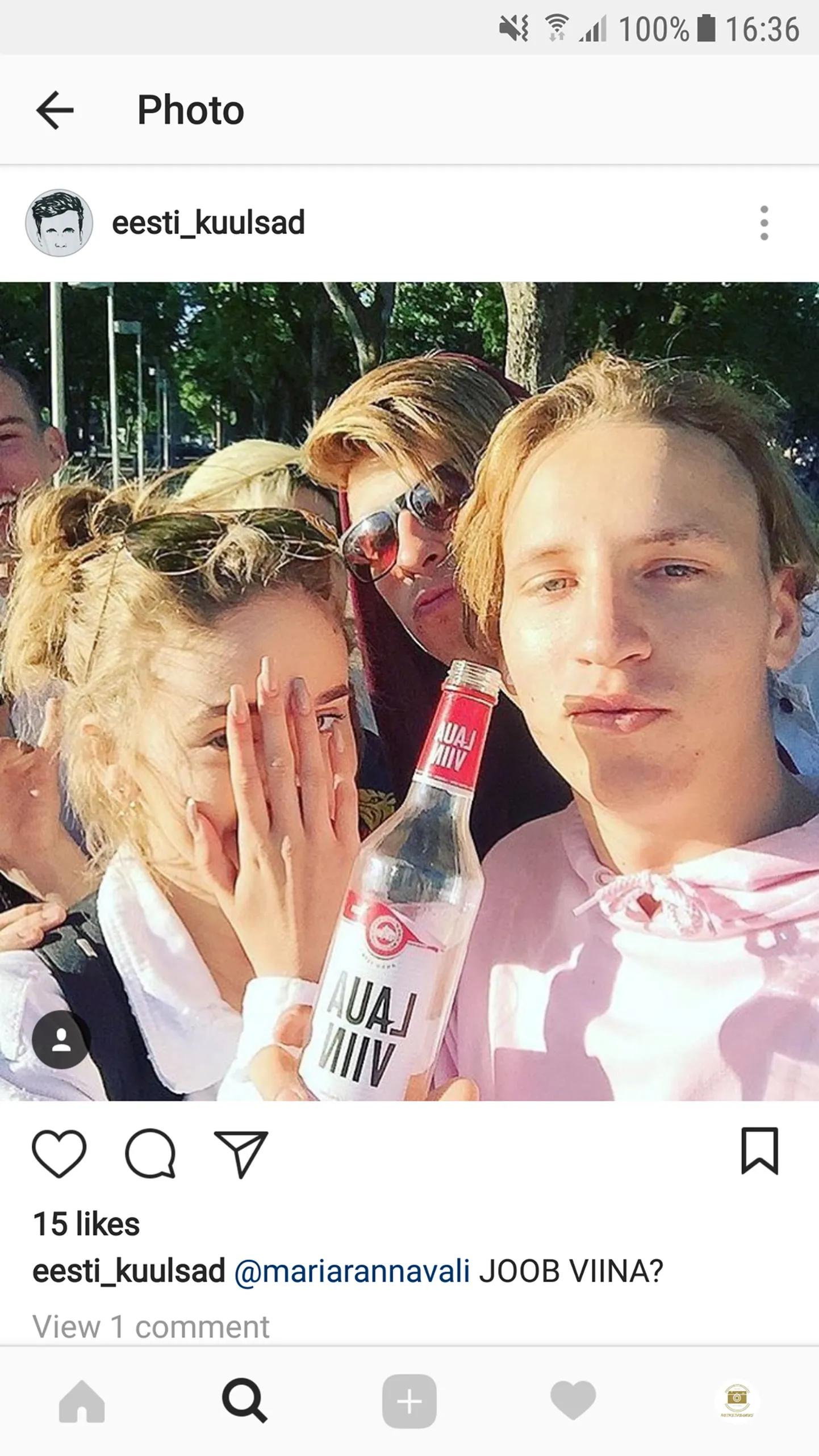 Foto: Teismeline kuulsus Maria Rannaväli poseerib koos fännide ja ...