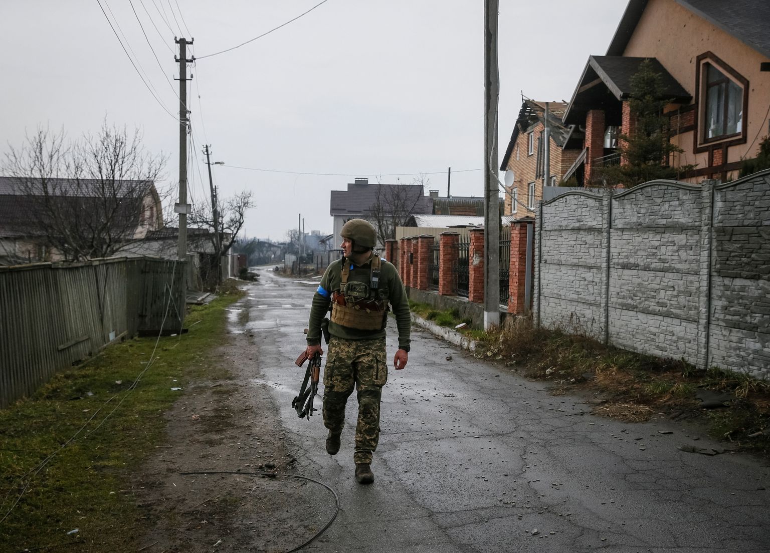 Ukraina sõdur eile Kiievi lähistel.