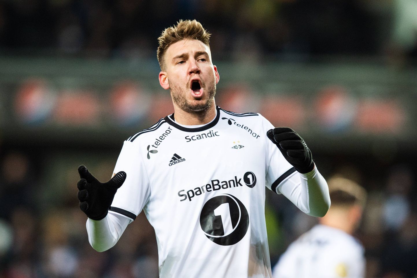 Nicklas Bendtner Rosenborgi särgis.