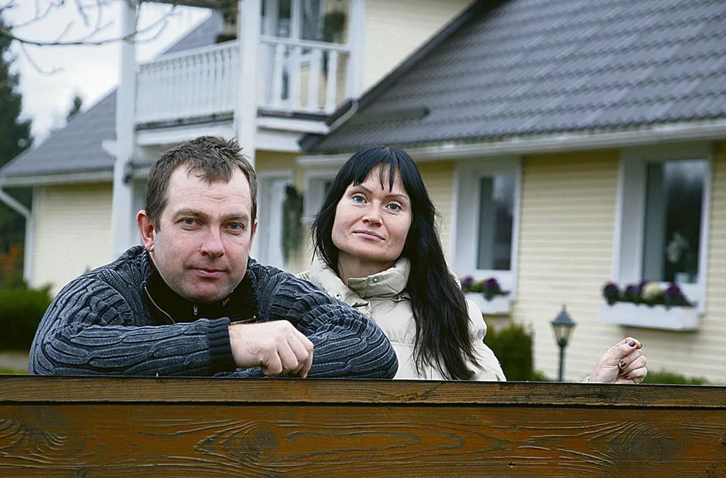 Kutsiku metsavahikohas peavad metsandustalu Avo ja Kaire Tursk, aiandushuviline perenaine on kujundanud asjatundlikult maja ümbrust.