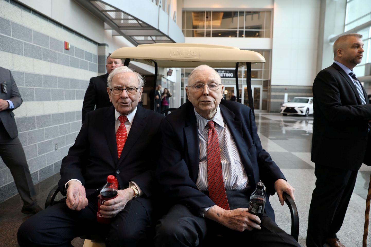 Berkshire Hathaway juht Warren Buffett (vasakul) and asepresident Charlie Munger.