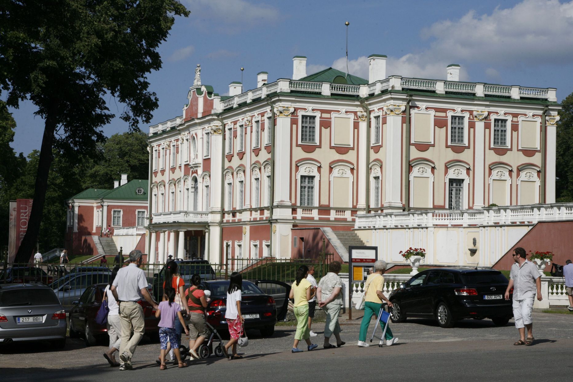 Кадриоргский дворец, в котором расположен музей.