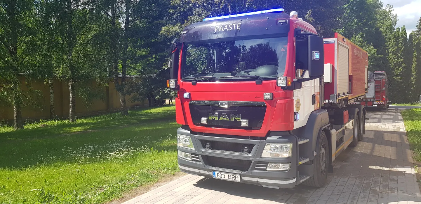 Päästjad kustutasid põlengu Jõgeva põhikooli kõrval asuvas sporidhoones umbes poole tunniga.