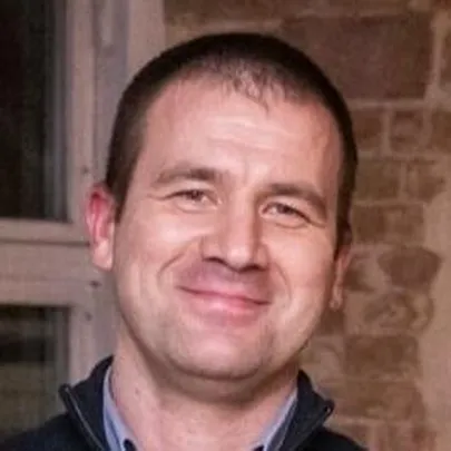 Денис Медведев.