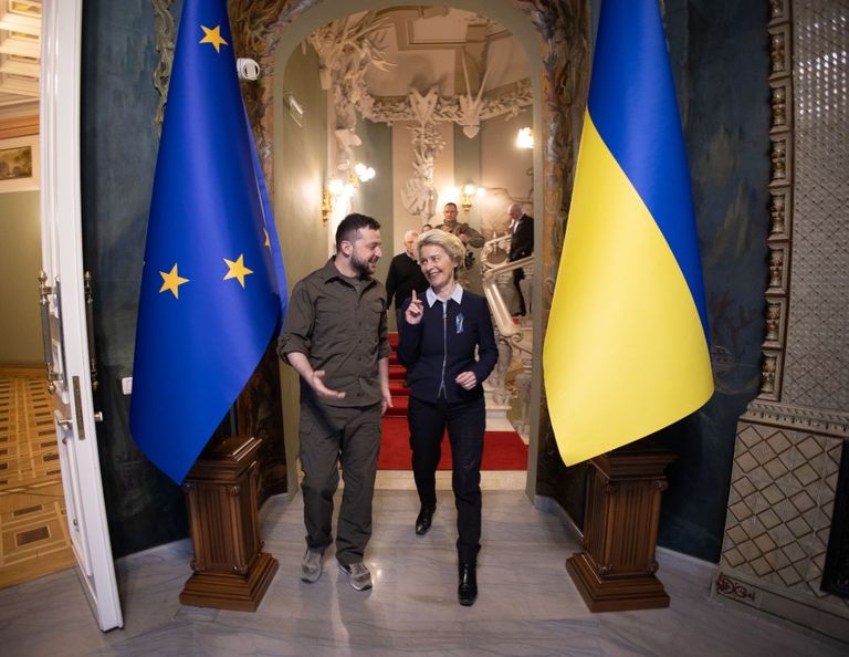 Владимир Зеленский с президентом Европейской комиссии Урсулой фон дер Ляйен в Киеве, апрель 2022