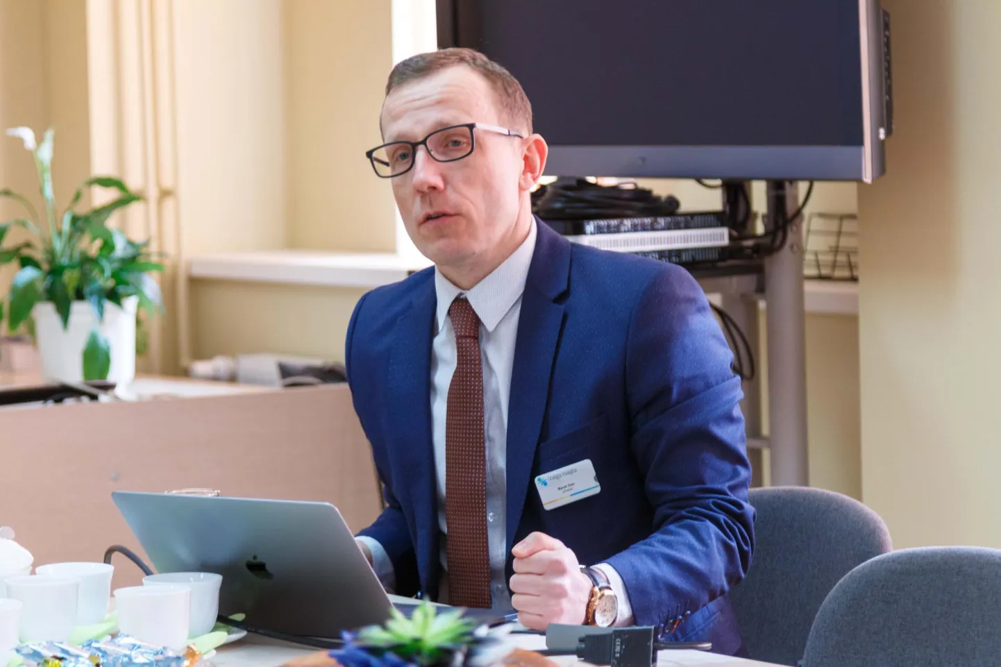 Mitmes ametis töötav Marek Seer.