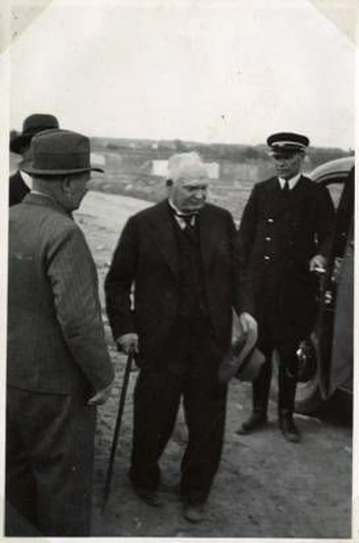 President Päts Kehra paberivabriku avamisel.