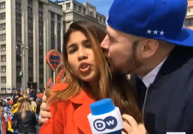 Deutche Welle reporterit Julieth Gonzalez Theranit ahistati MMil otse-eetris