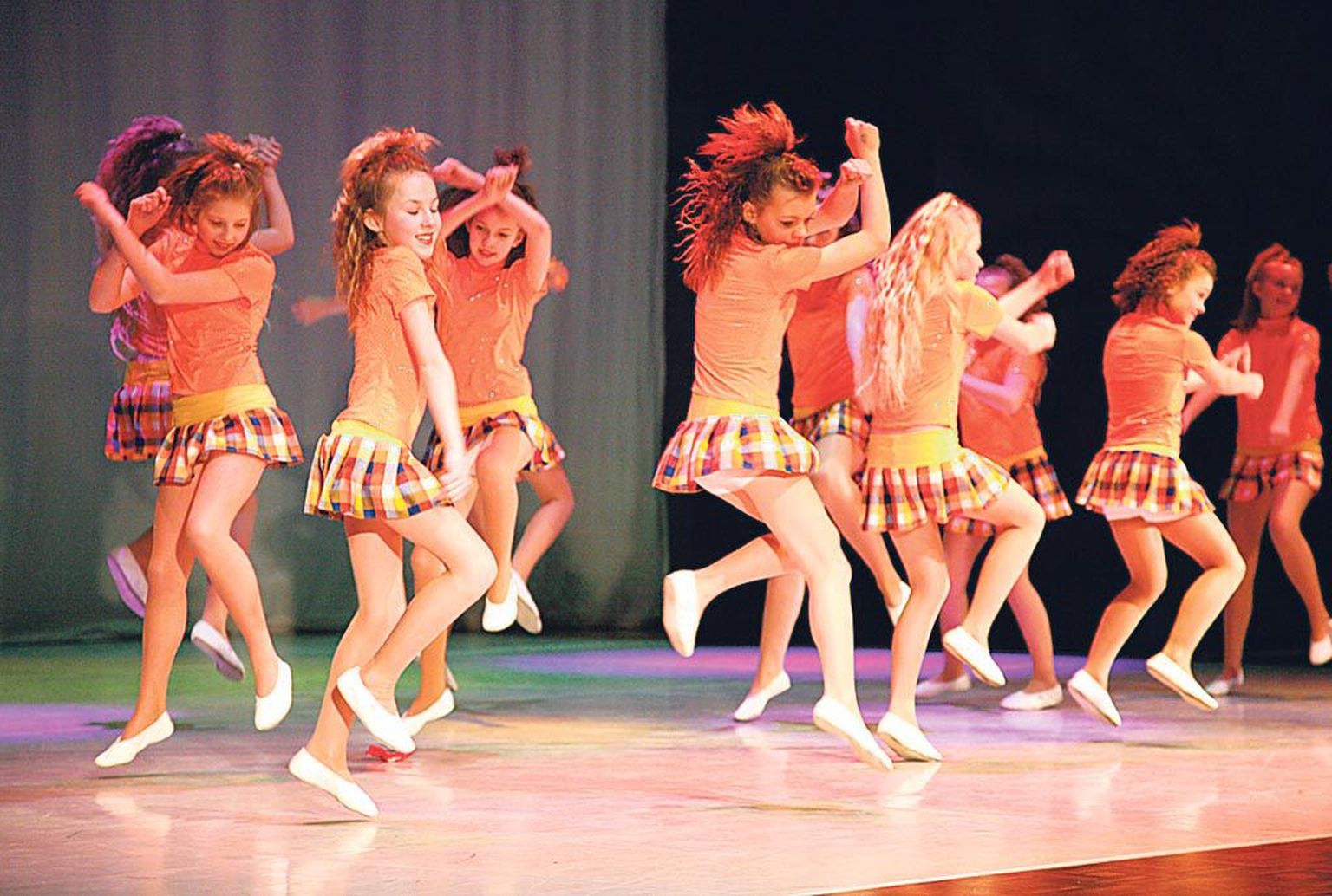 WAF-Dance’i tüdrukud “Koolitants 2010-l”.