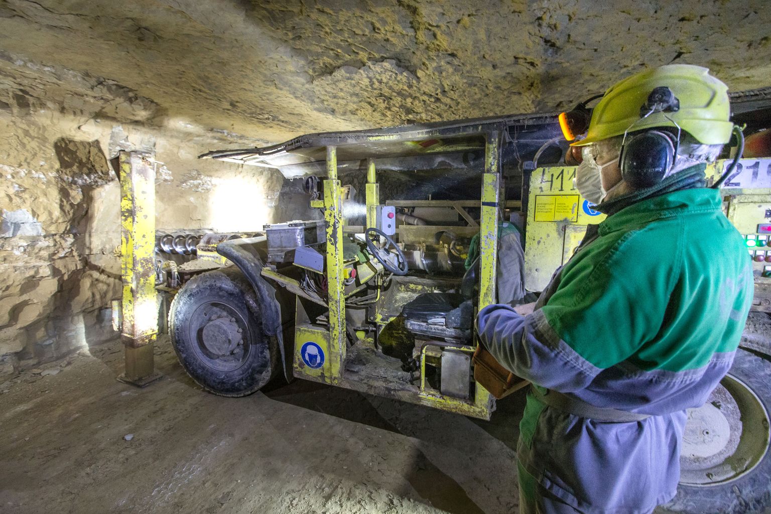 Если несколько лет назад на шахте "Estonia" было крупное сокращение, то теперь шахте снова нужны работники, потому что снова требуется больше сланца.