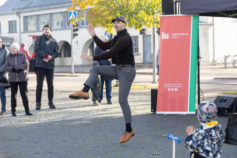 Meisterlik tantsija sai mitu kõva aplausi.