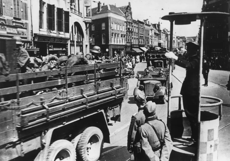 Saksa väeosad 1940. aasta mai Hollandis Utrechtis