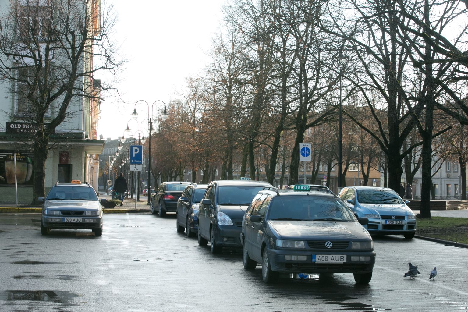 Narva taksojuhtidel kaob vähimgi huvi eesti keele õppimise vastu, kui riigikogu paranduse vastu võtab.