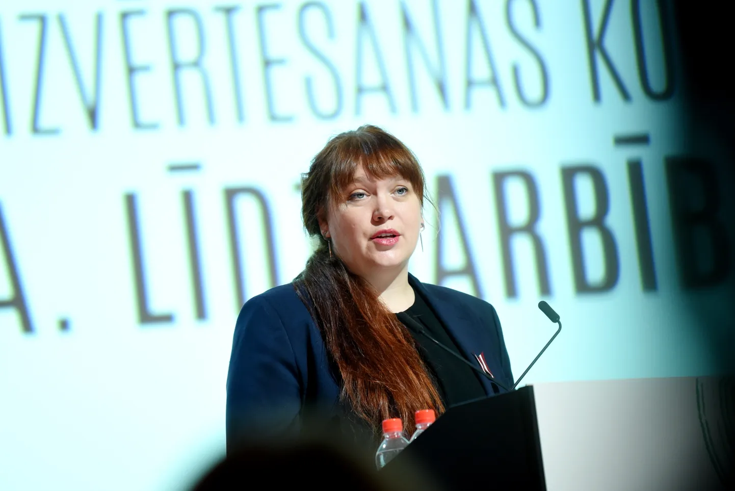 Kultūras ministre Agnese Logina (P).