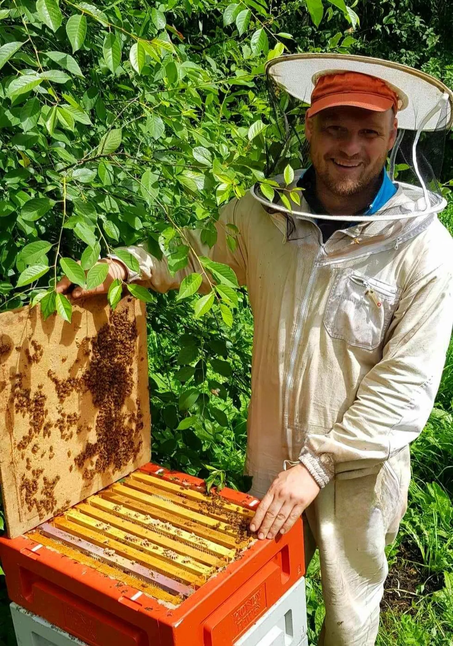 Kuigi ajad on keerulised, tahab mullune aasta mesinik Mario Kalvet süstida ametivendadesse postiivsust: Euroopas on mesinikud ärganud ja soovivad võltsinguid täis meeturul korra majja lüüa.