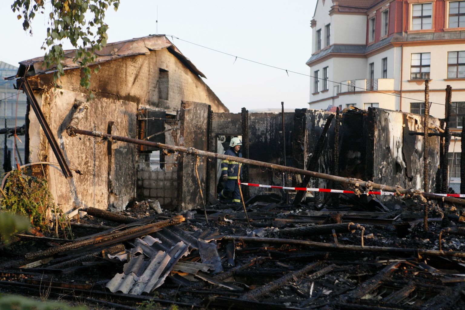 Põlenud maja Prahas.