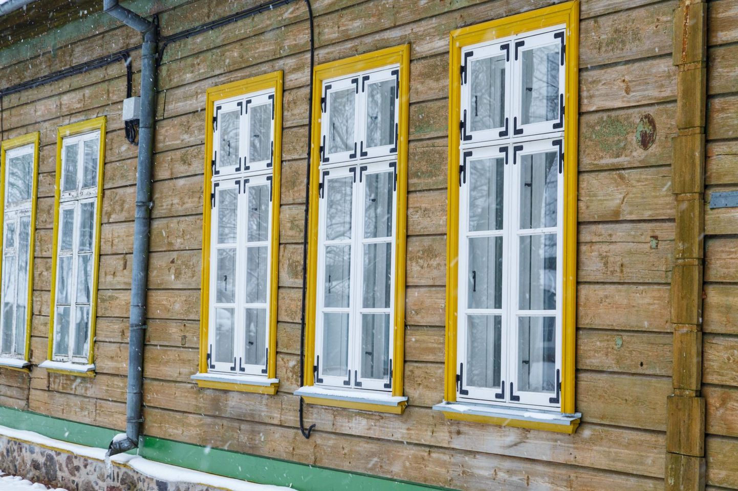 Renoveeritud aknad Võrus Kalevipoja 3 majal