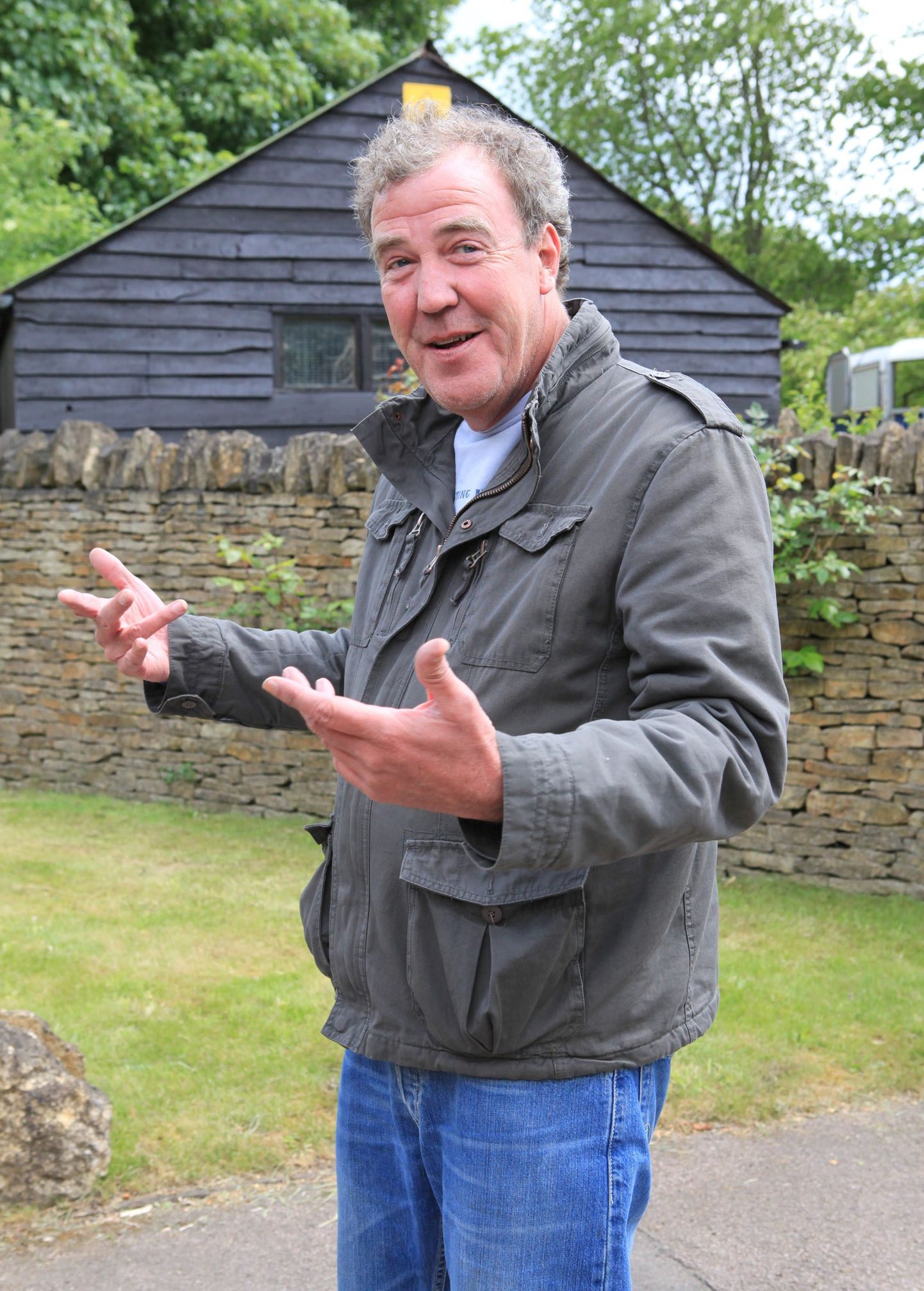 Jeremy Clarkson oma kodu juures Suurbritannias Oxfordshire'is Chadlington