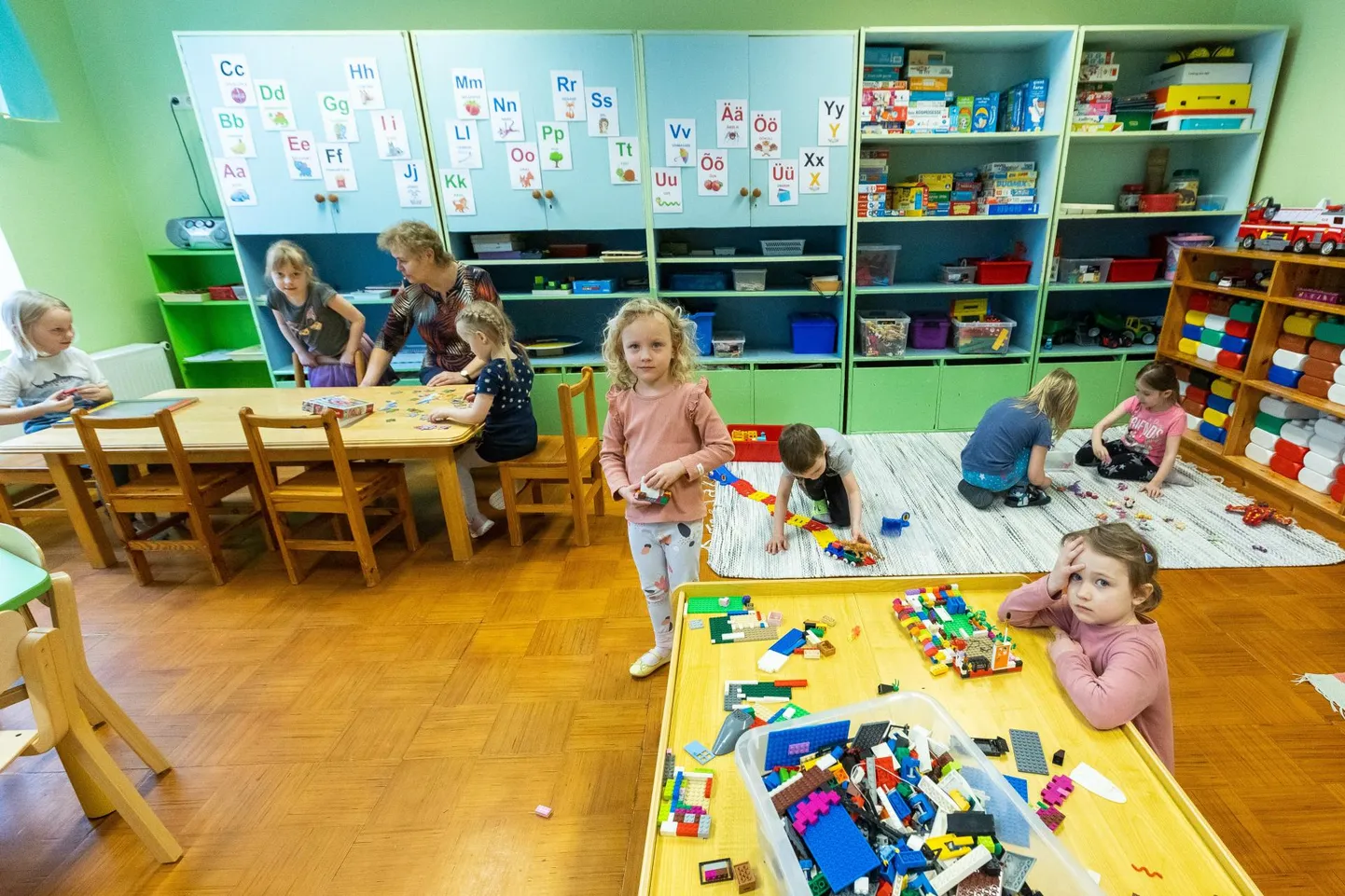 Türi lasteia Lokuta majas tunneb end hästi umbes 80 põnni. Lapsi oleks seal rohkemgi, kui vaid kõigile soovijatele kohti jaguks.