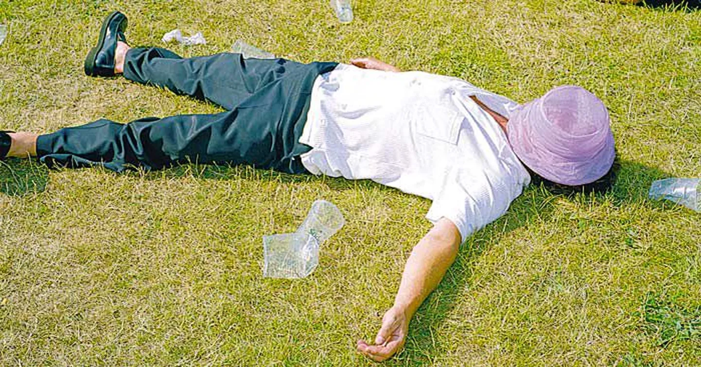 Kõikvõimalike suviste pidude lahutamatu osa on paratamatult ohjeldamatu napsivõtmine. Alkoholi tarvitades tuleb siiski säilitada mõõdukus, eelistada pigem lahjasid jooke ja mitte juua eri sorte segamini.