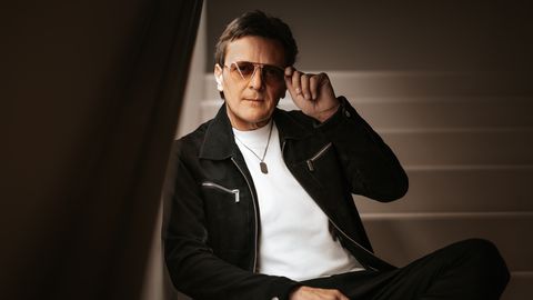 Ivo Fomins uzsāk koncerttūri “Bez liekiem vārdiem”
