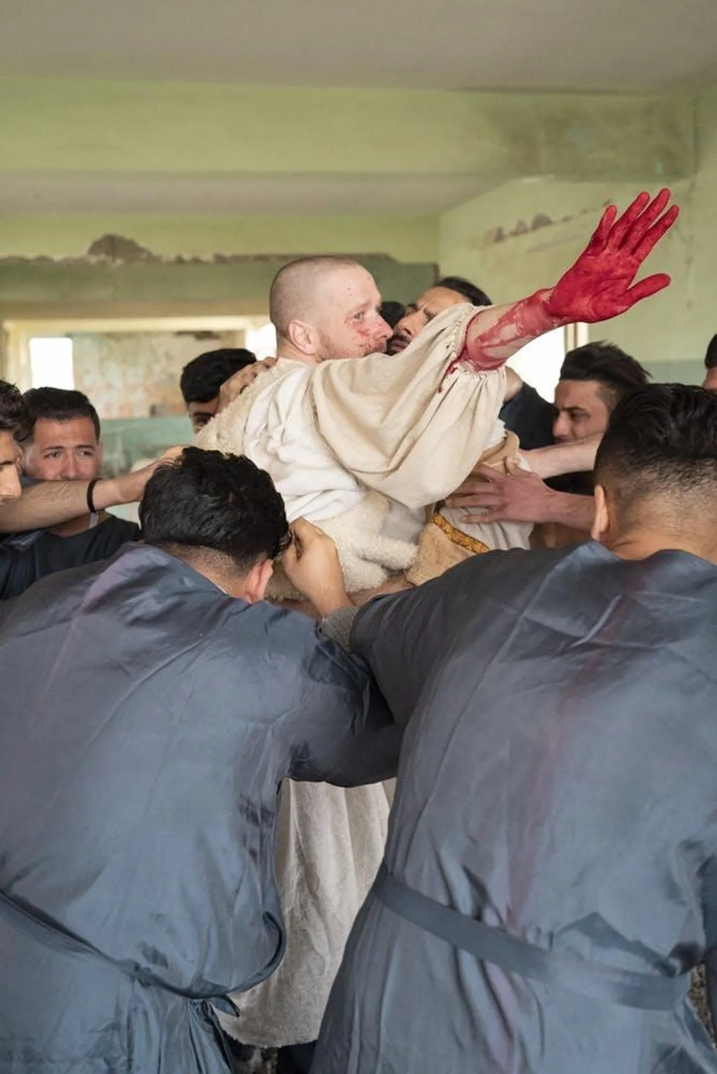 NTGenti teatri lavastuses «Orestes in Mosul» on nimiosas Risto Kübar.   FOTO: Khalid Rawi