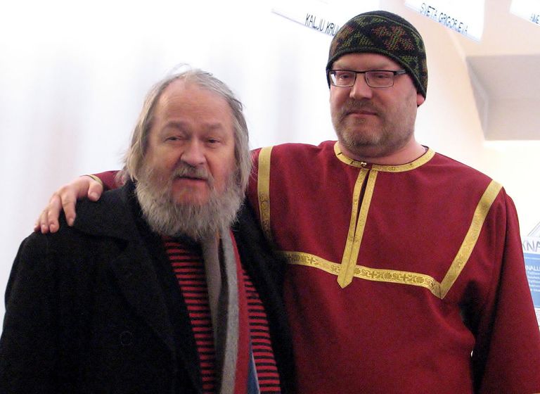 Leonhard Lapin ja Sven Kivisildnik rahvusvahelisel luulepäeval 2014. aastal.