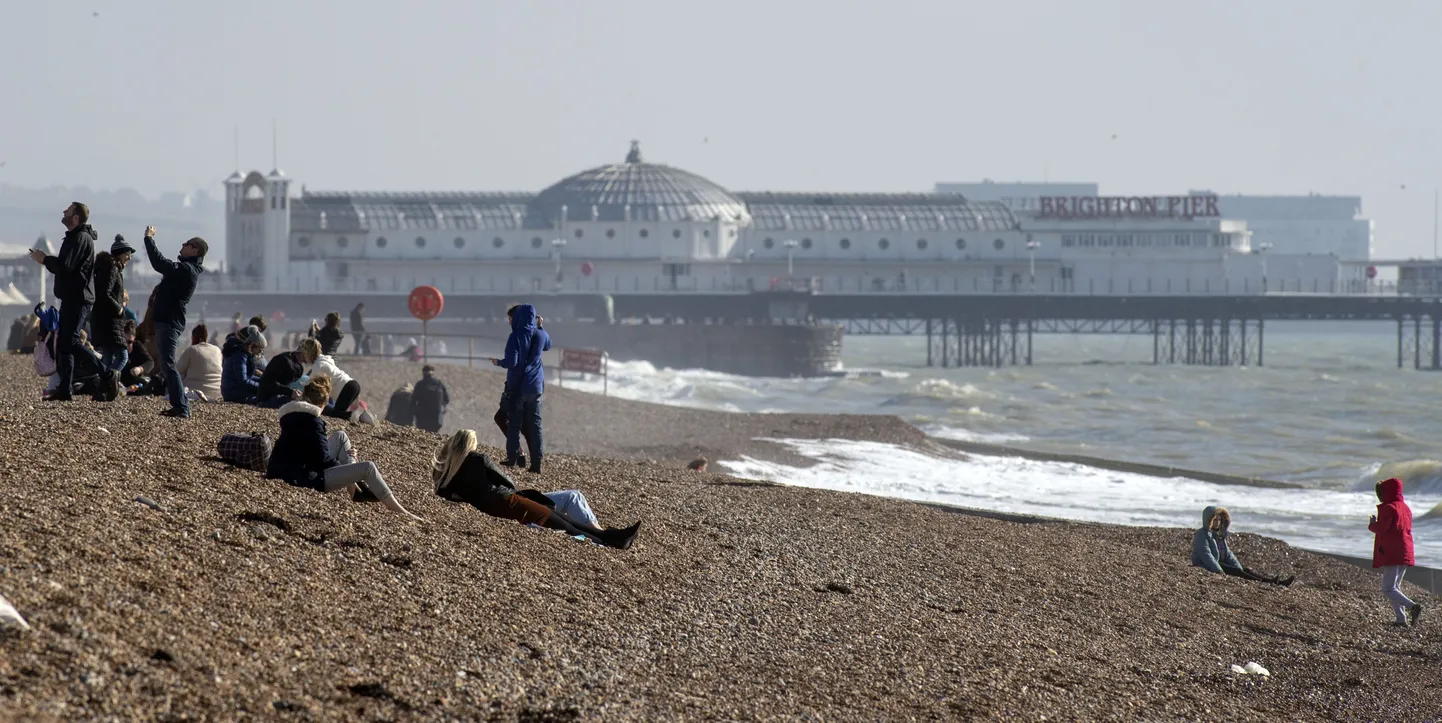 Ülikoolilinn Brighton meelitab vasakpoolsete vaadetega noori antikapitalistlikesse töötubadesse ja Marxi teoste lugemisringidesse.