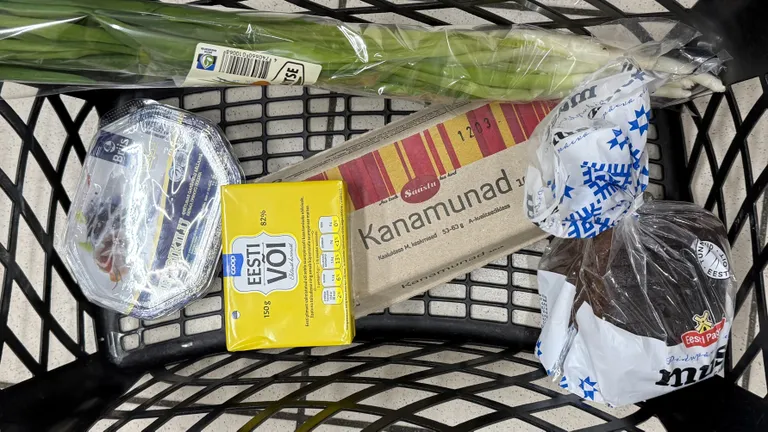 Продуктовая корзина в Coop.