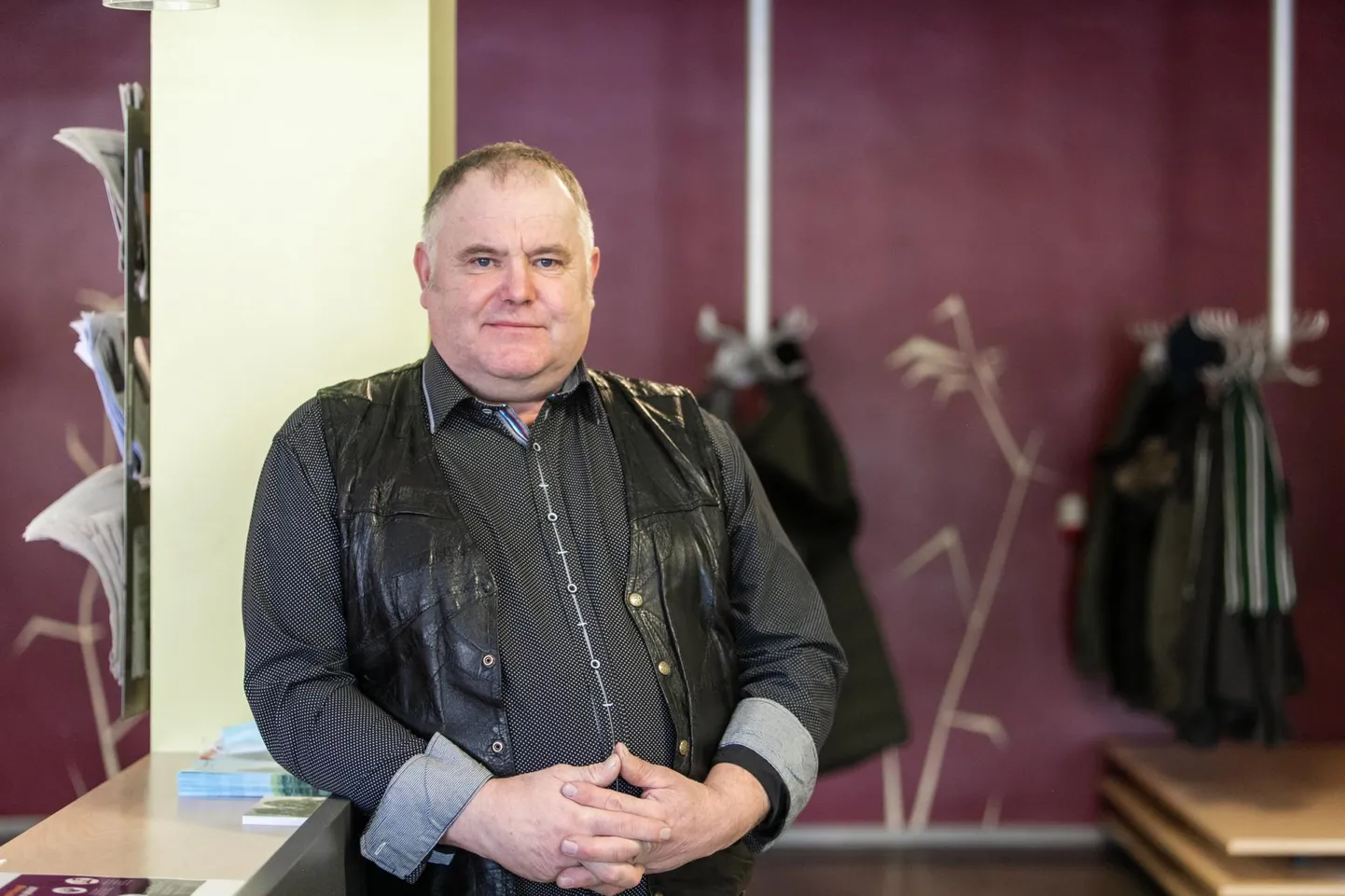 Saarde vallavalitsuse liige Andres Lillemaa on seni pidanud maaspetsialisti ametit.