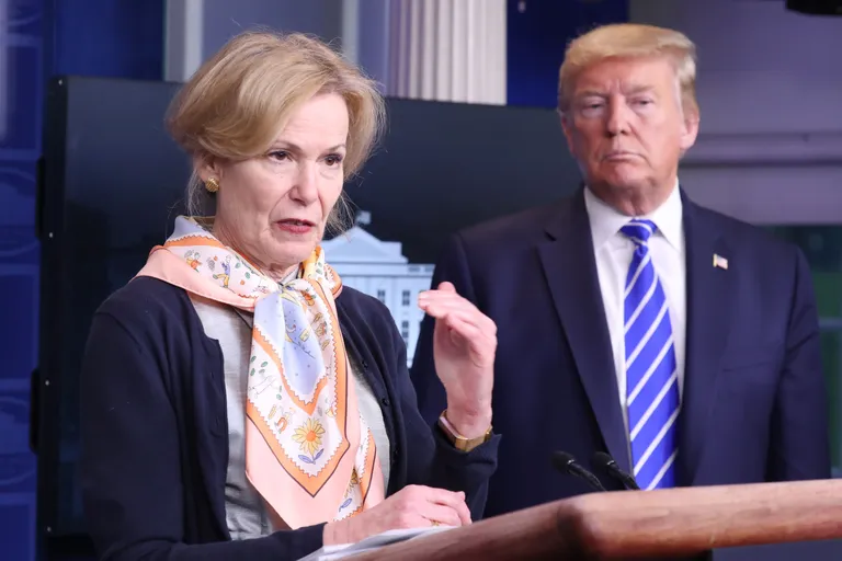 Deborah Birx (vasakul) ja Donald Trump.