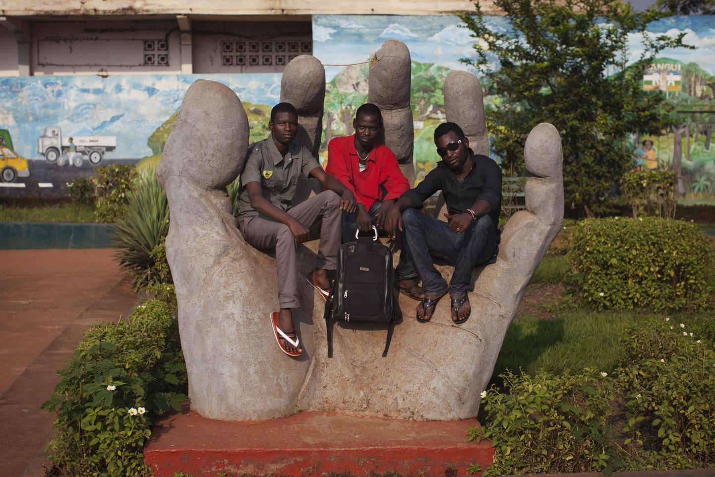 Kesk-Aafrika Vabariigi mehed poseerimas fotograafile
