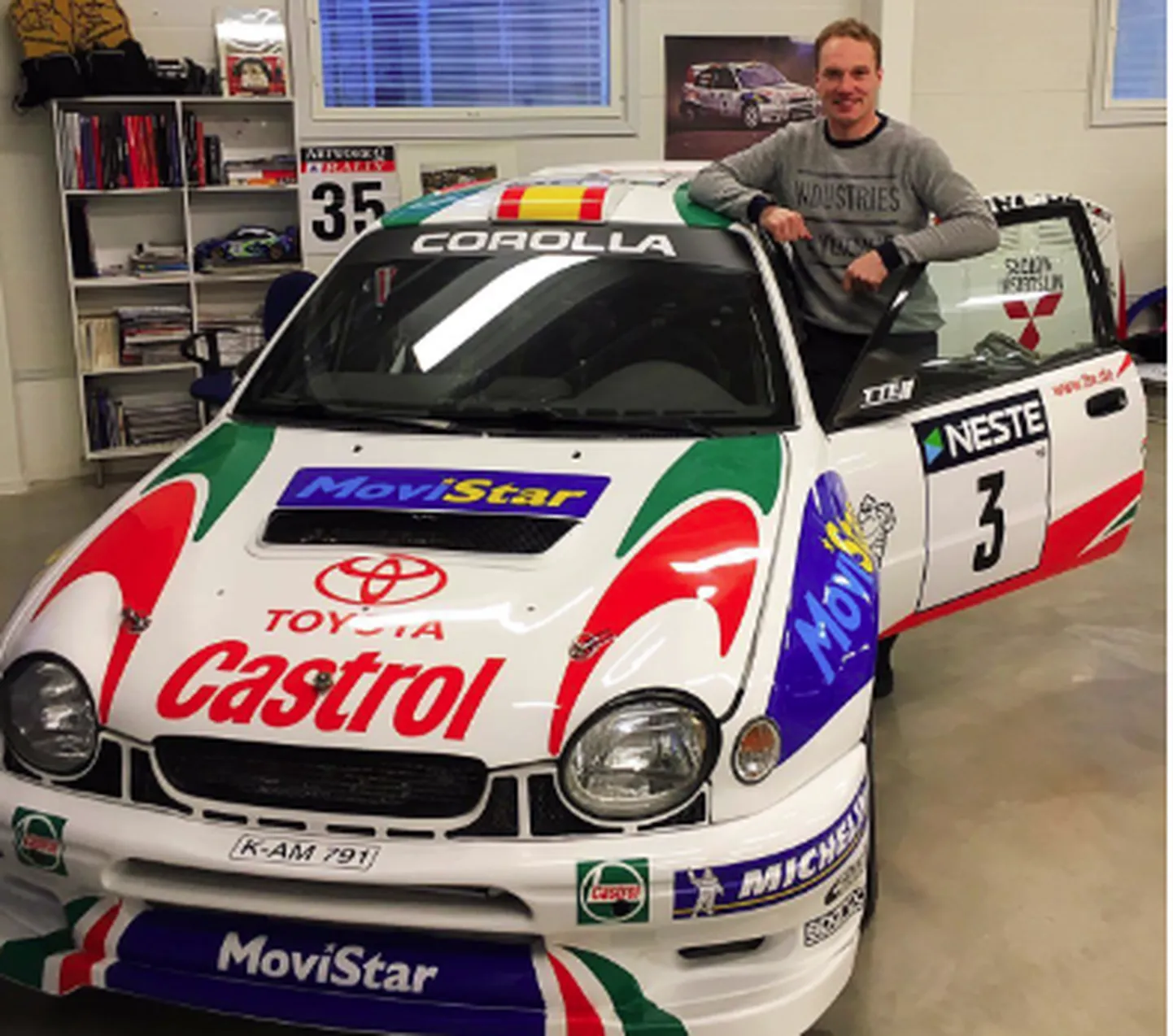 Jari-Matti Latvala oma muuseumis.