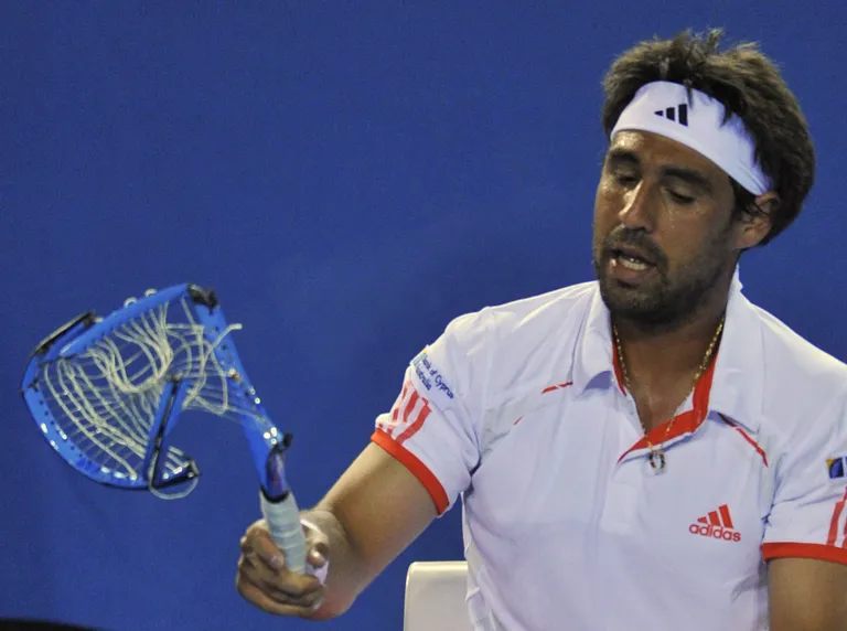 Marcos Baghdatis ja purunenud reket