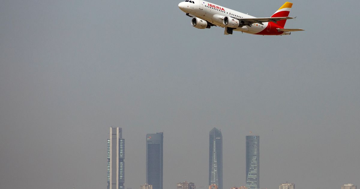 Hispaaniasse teel olnud lennukis sai turbulentsis viga 14 inimest