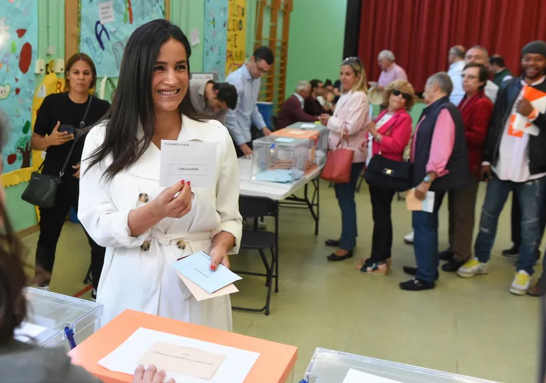 Hispaania poliitik Begona Villacis sarnaneb oma välimuselt Sussexi hertsoginna Meghaniga