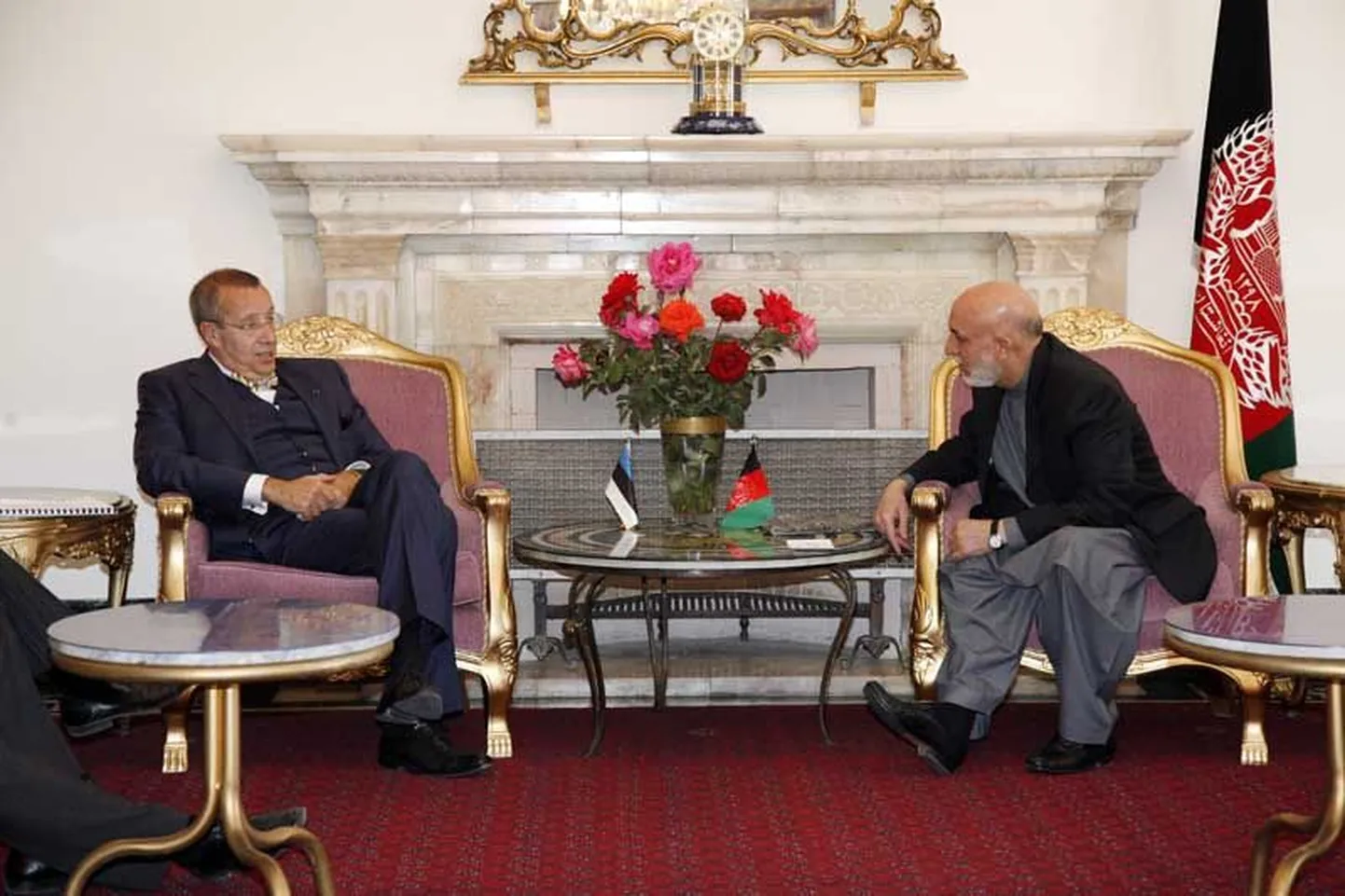 President Toomas Hendrik Ilves kohtus täna Afganistanis oma sealse kolleegi Hamid Karzaiga.