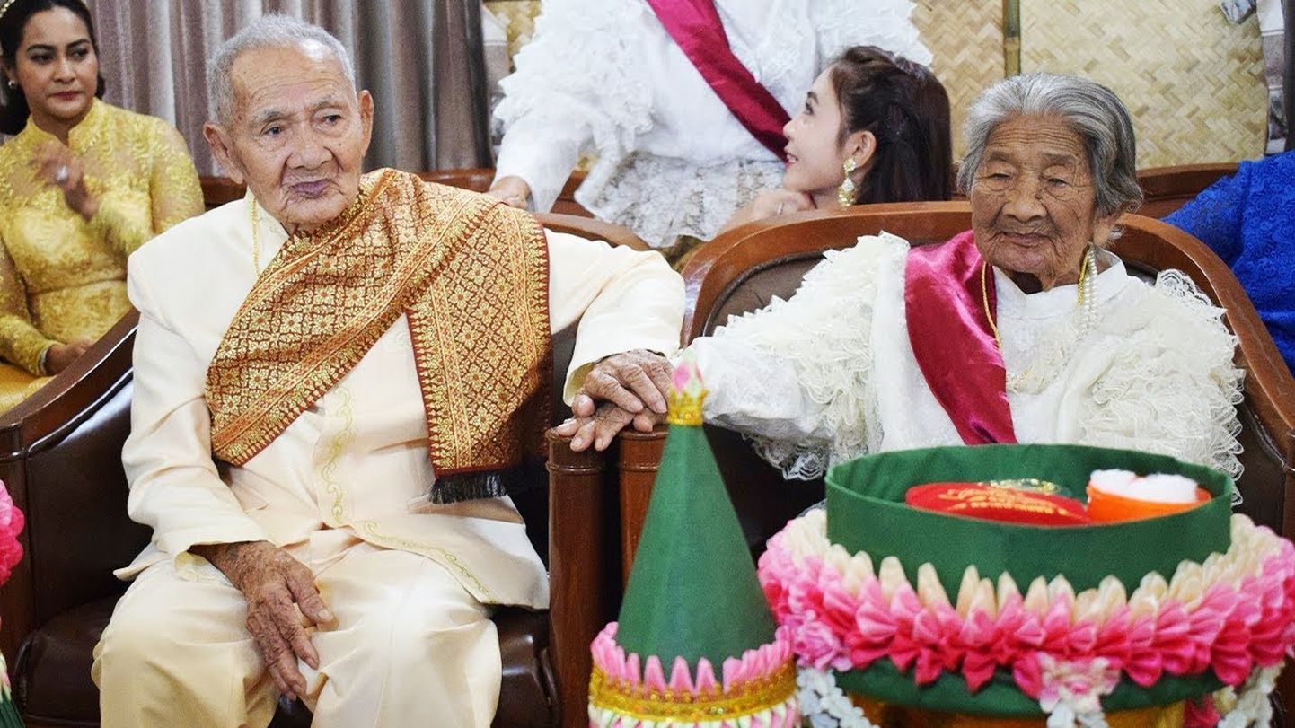 Tais abiellusid 100-aastane Tasnga Seedokbuab ja 96-aastane Nang Win