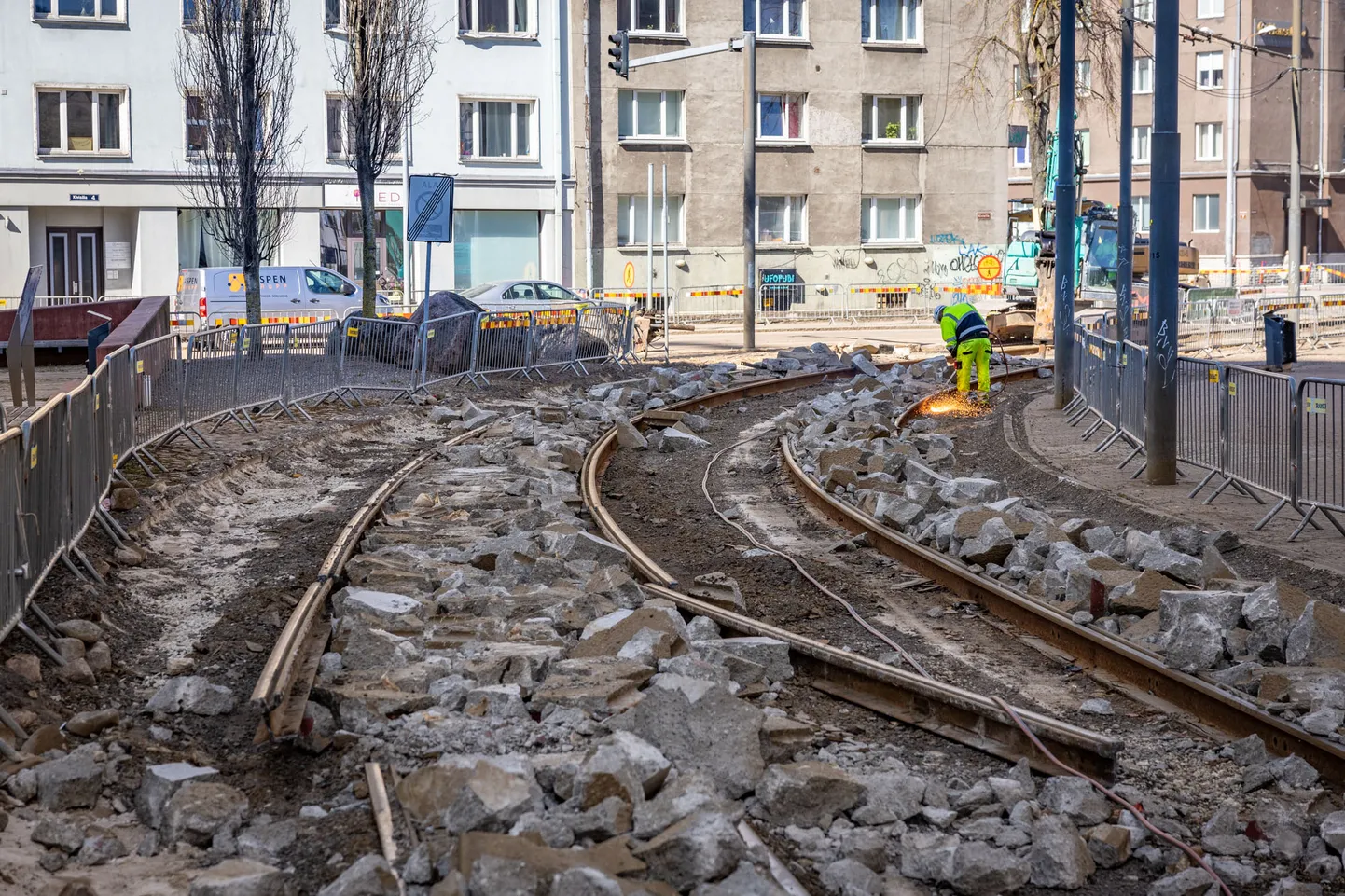 Trammitee laiendusega seotud ehitustööd Kivisilla tänaval.