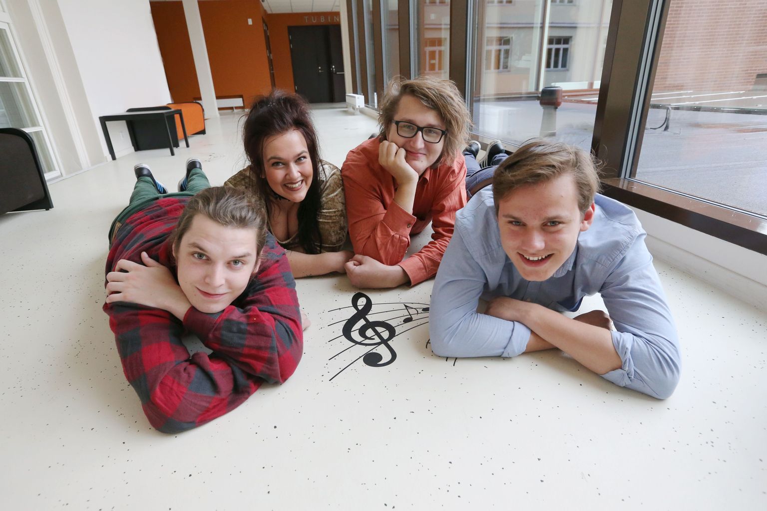 Eelmise aasta novembris said noortebänd 2014 tiitli Karl Tammaru (vasakult), Elina Hokkanen, Johannes Laas ja Jan Kulbin bändist Innersound, kelle aasta on olnud tegude- ja esinemisrohke. Nad usuvad, et suurimad proovilepanekus ootavad veel ees.