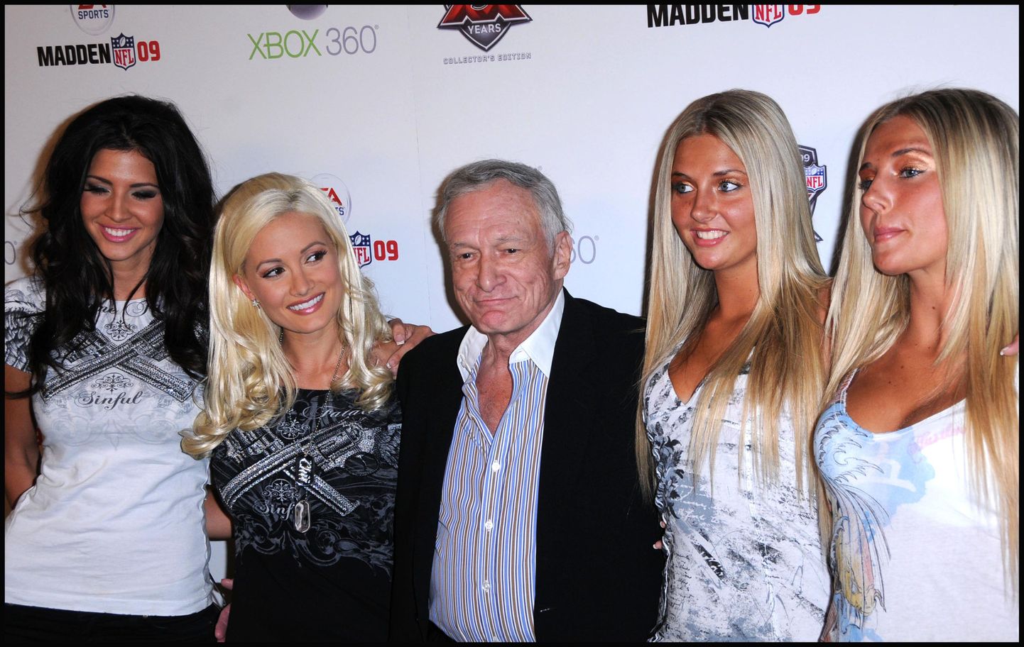 Hugh Hefner koos Playboy modellidega