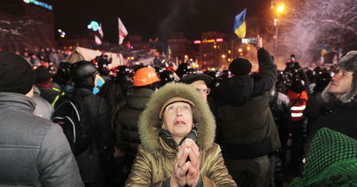Вдовы на украине. Майдан зимой. Девушки на Майдане. Киев Майдан.