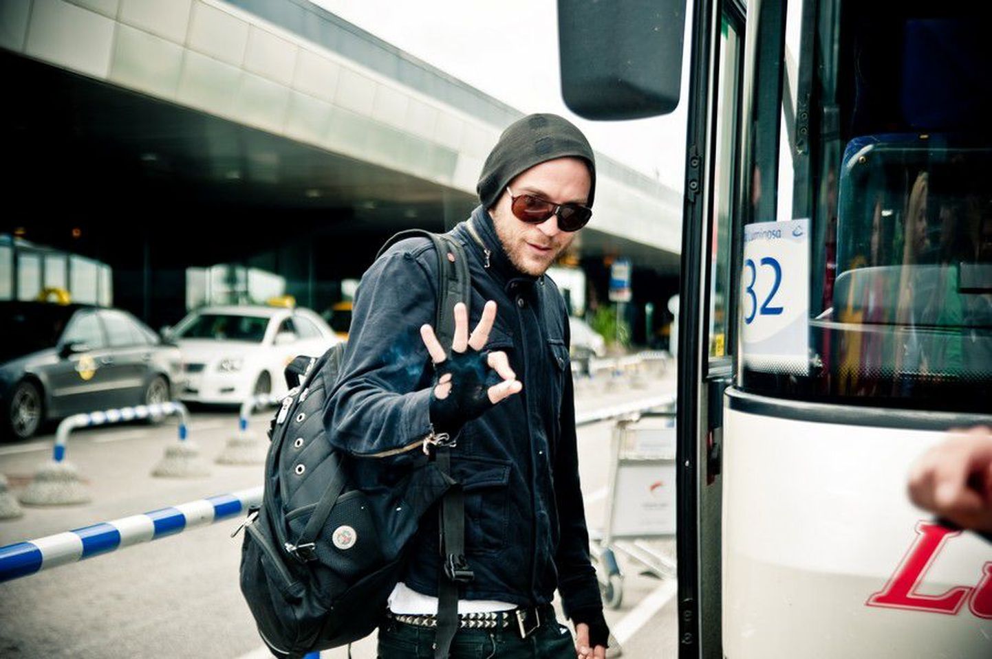 Thirty Seconds to Mars liikmed trummar Shannon Leto ja kitarrist Tomo Miličević saabusid Eestisse 16. juunil kella 13.55 lennuga Varssavist.