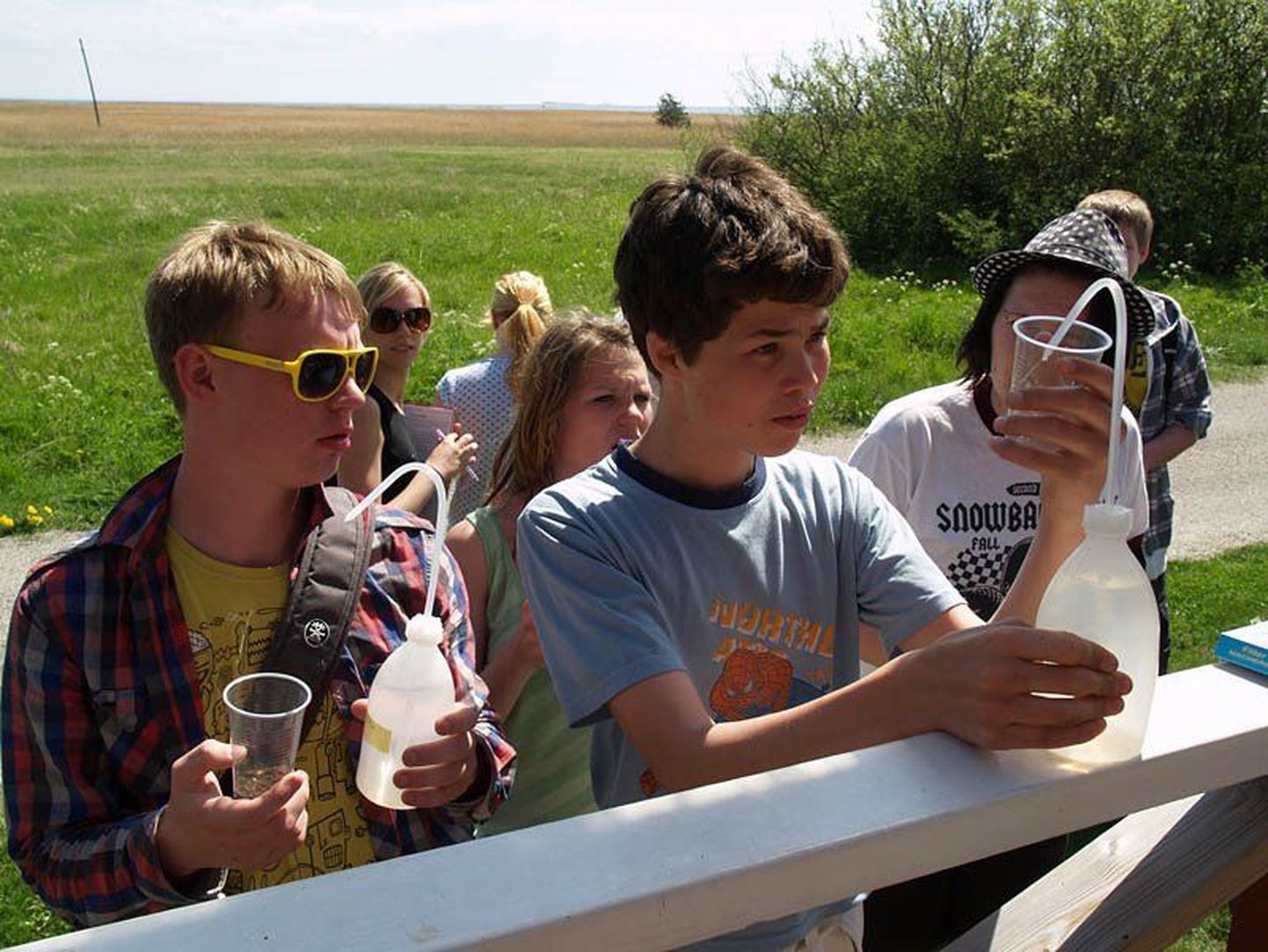 Tõstamaa kooliõpilased tudeerisid koolitükke Manija saarel.