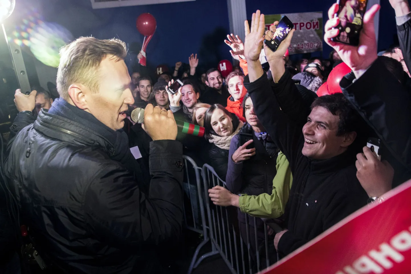 Алексей Навальный встречается со своими сторонниками. Иллюстративное фото.