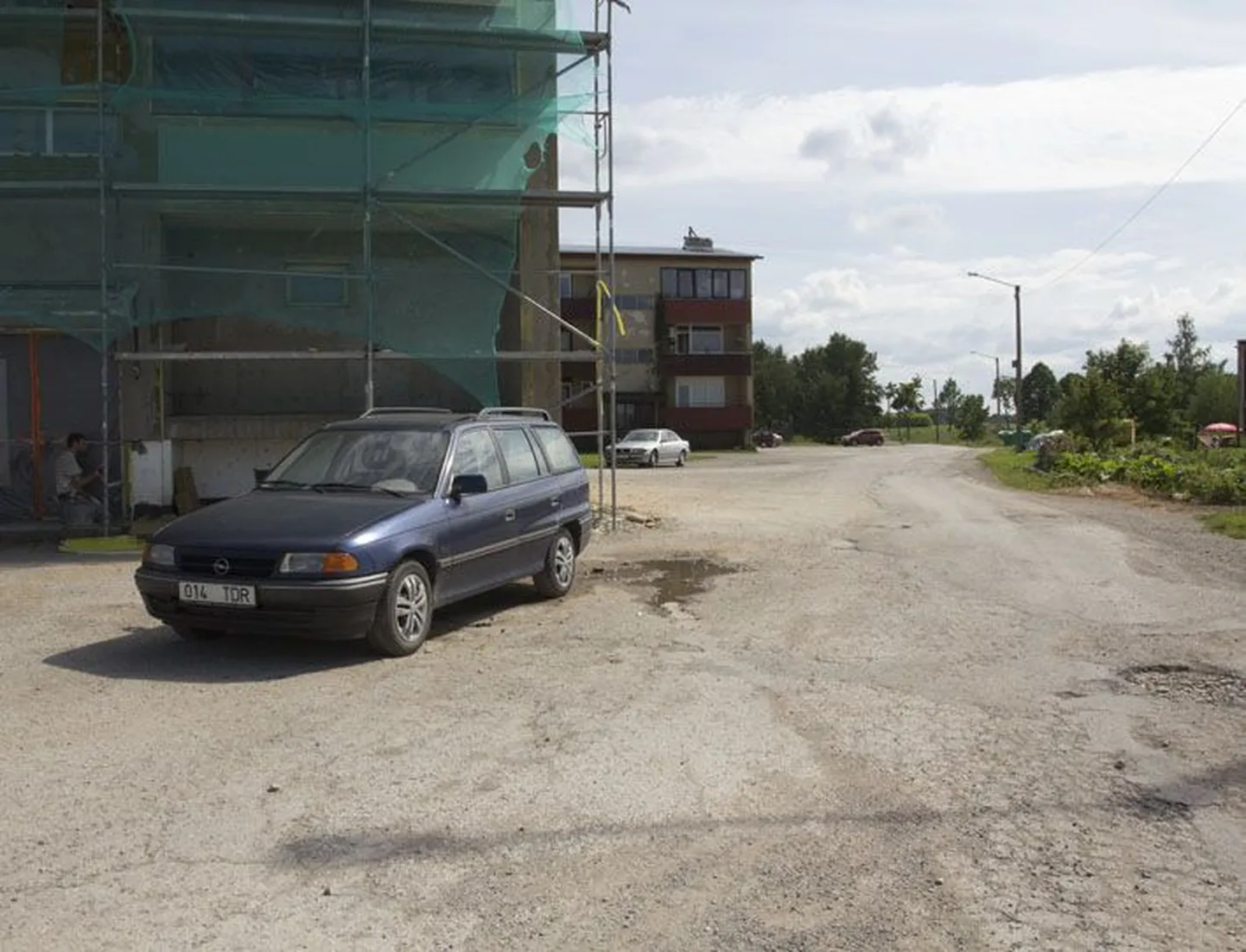 Lepnal algavad peagi ulatuslikud torutööd, Rakvere vallavanem Aivar Aruja arvas, et kavandatust enam laekunud tulumaksu eest saab pärast kaevamisi alustada majadevaheliste teede korda tegemist.