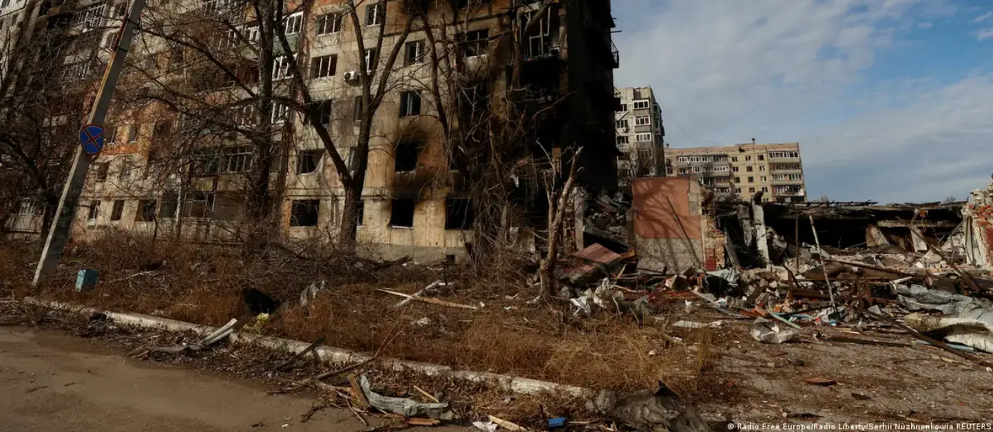 Разрушенные здания в Авдеевке Донецкой области